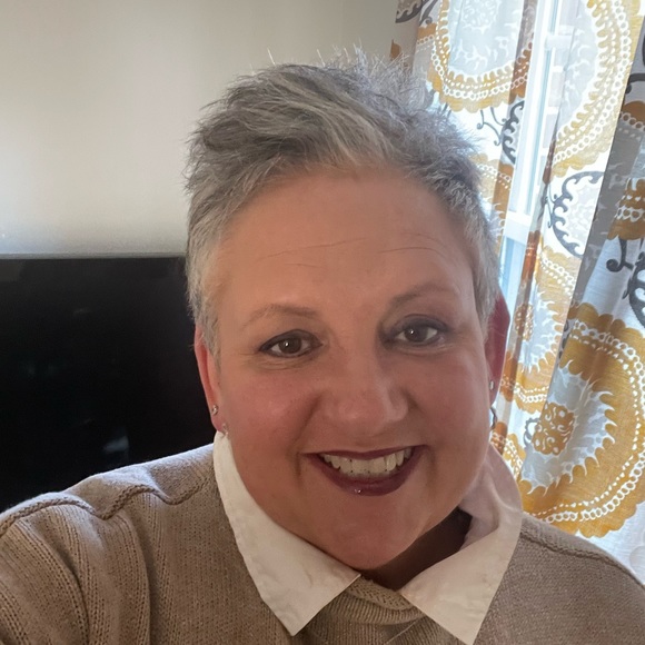 Meet your Posher, Karen - Picture 1 of 1